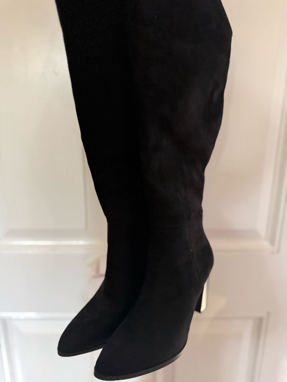 NWOT Soda Black Pointed Toe to the Knee Suede Boots with Block Heel